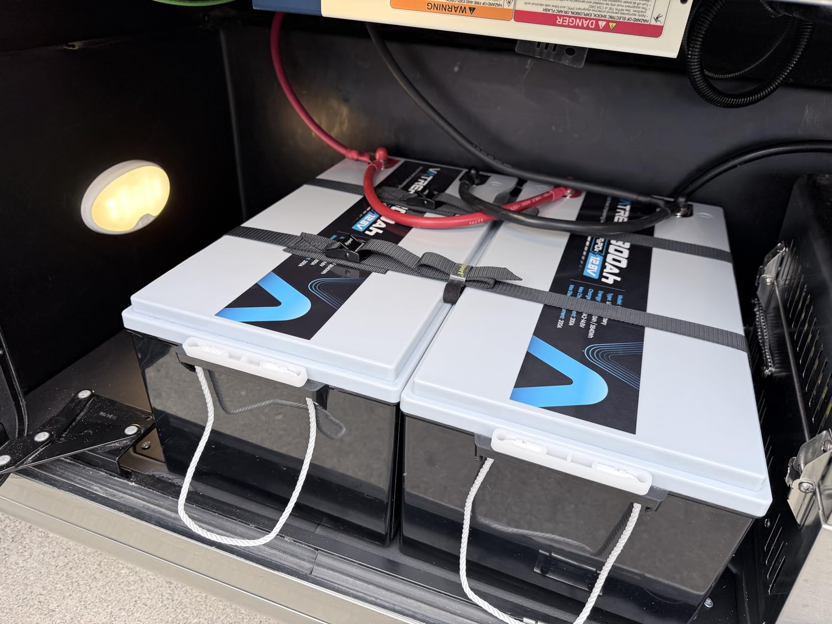 12.8V 300Ah Self-Heating LiFePO4 Lithium Battery with APP Monitoring customer photo 1