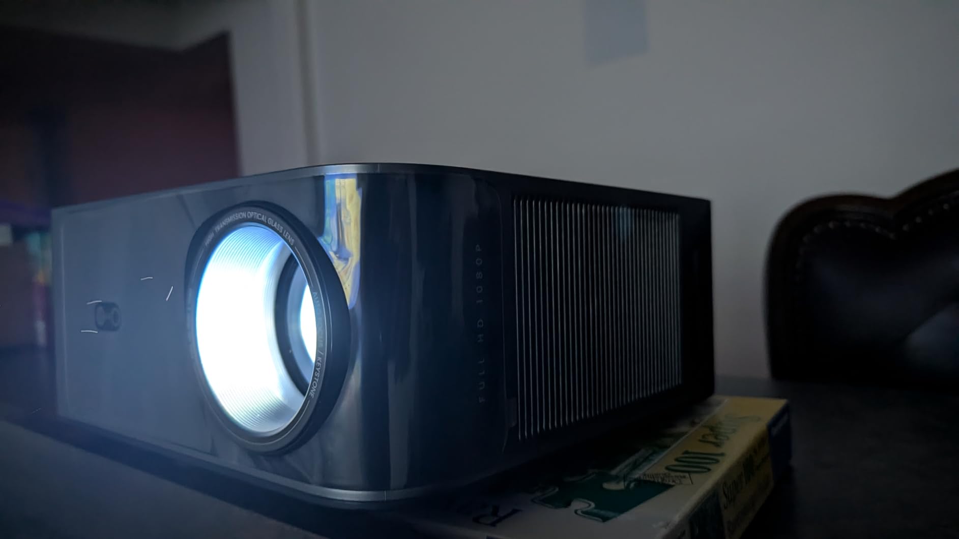 Outdoor-Projector-4K [VIDAA Live TV/40W Dolby/920 ISO] with WiFi6 and Bluetooth Compatible with Netflix, Smart Projector, AI Voice Control & Auto Focus, HDR10, Movie Proyector for Ceiling Home Theater customer photo 2