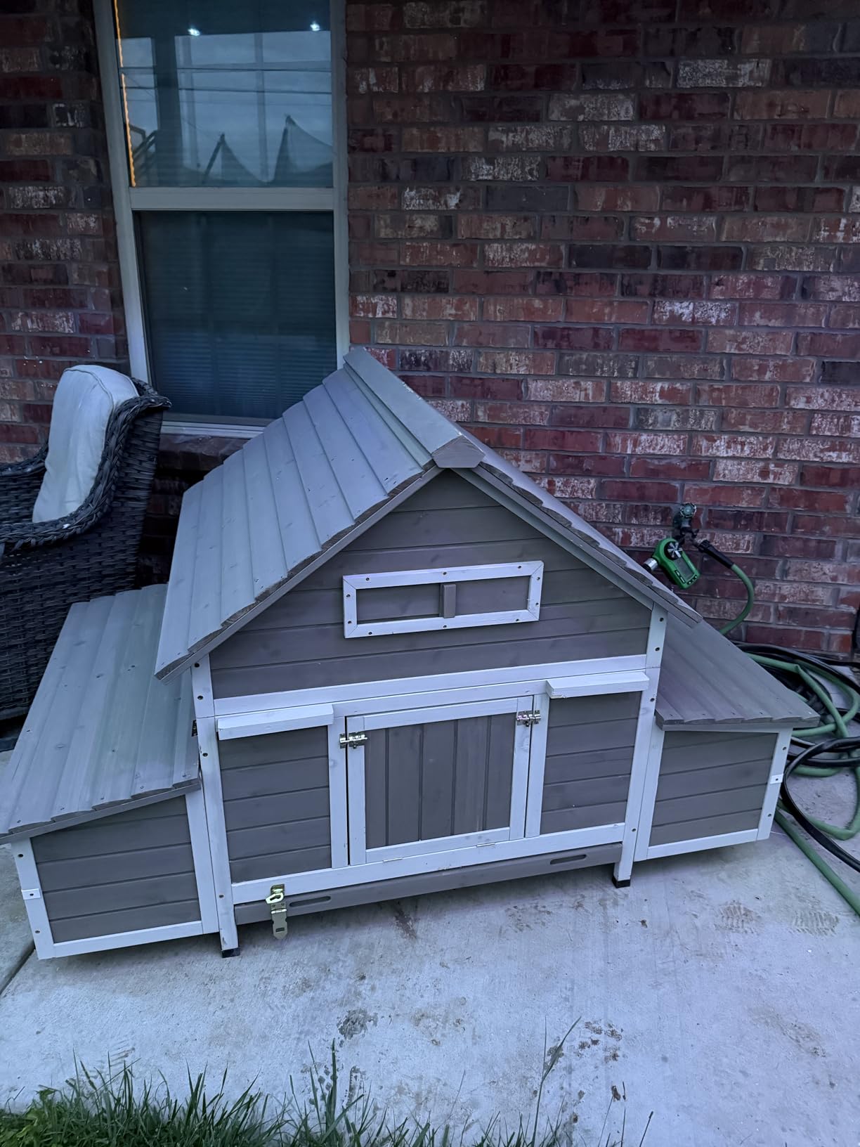 Large Chicken Coop with Wheels, Outdoor Hen House Tractor for 3-6 Chickens customer photo 1